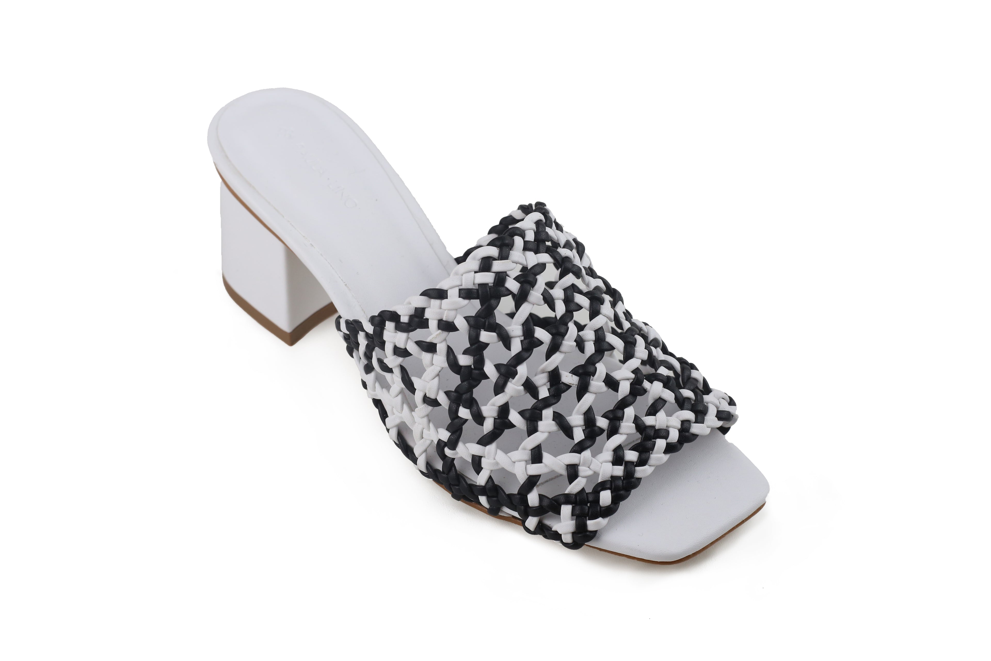 Tamanco Izabel Salto De Bloco Preto E Branco